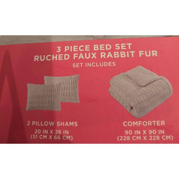 Juicy Couture Ruched Faux Rabbit Fur 3-PC Full/Queen Comforter Set - Picture 5 of 8